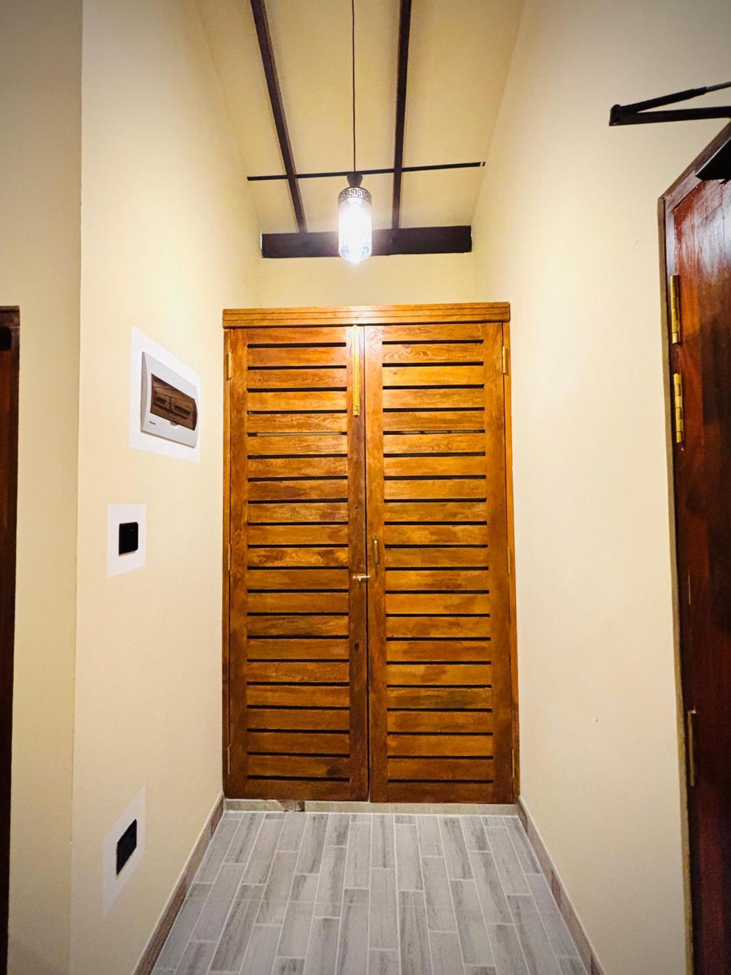 Nirosha Guest House Галле Экстерьер фото